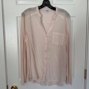 Gorgeous spring long sleeve shirt by Splendid in light blush